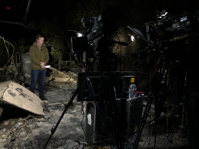 Jeff Glor on the Evening News in Sunland, CA